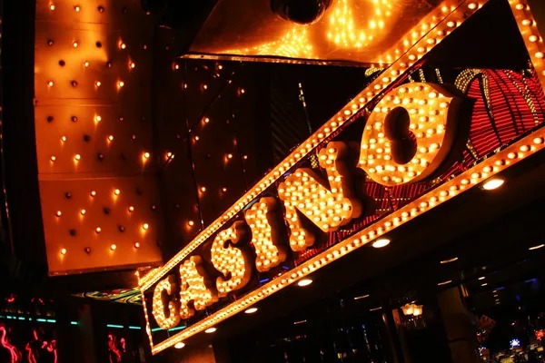 Quick Bet mobile interface showing live roulette wheel